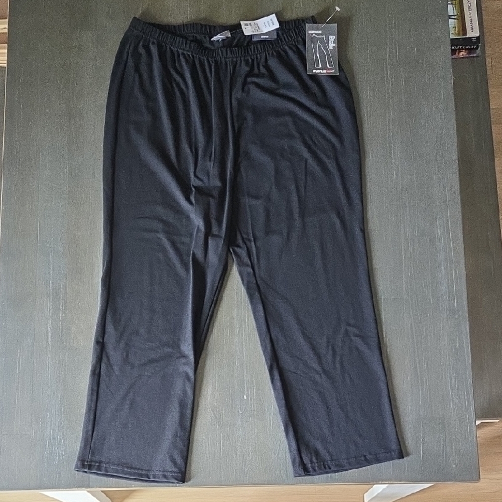 Avenue Black Joggers with Elastic Waistband and Relaxed Fit